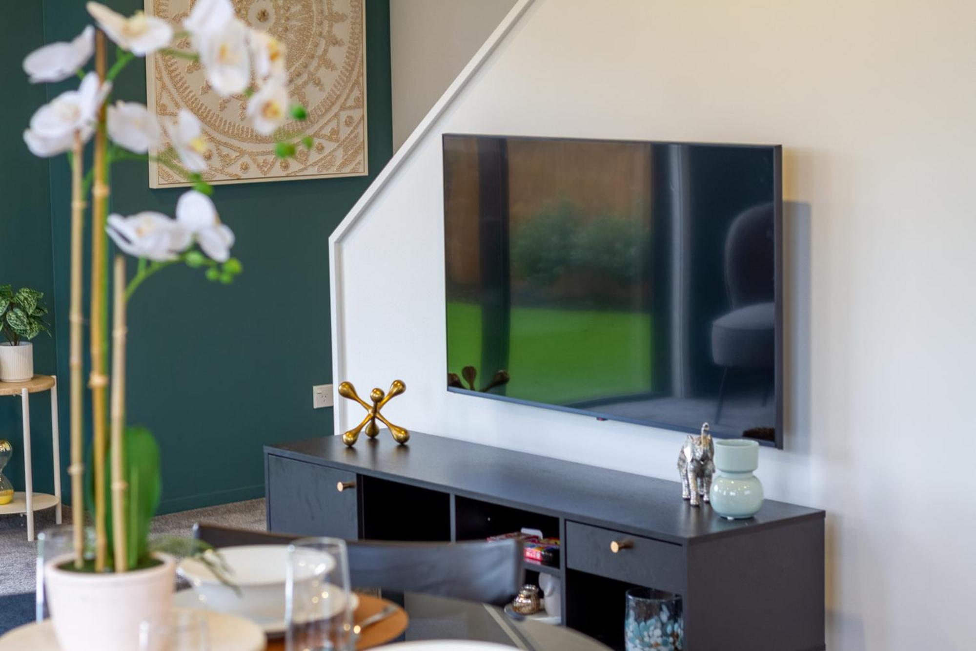 Serene Living 2 Bed With Carpark Christchurch Exterior foto