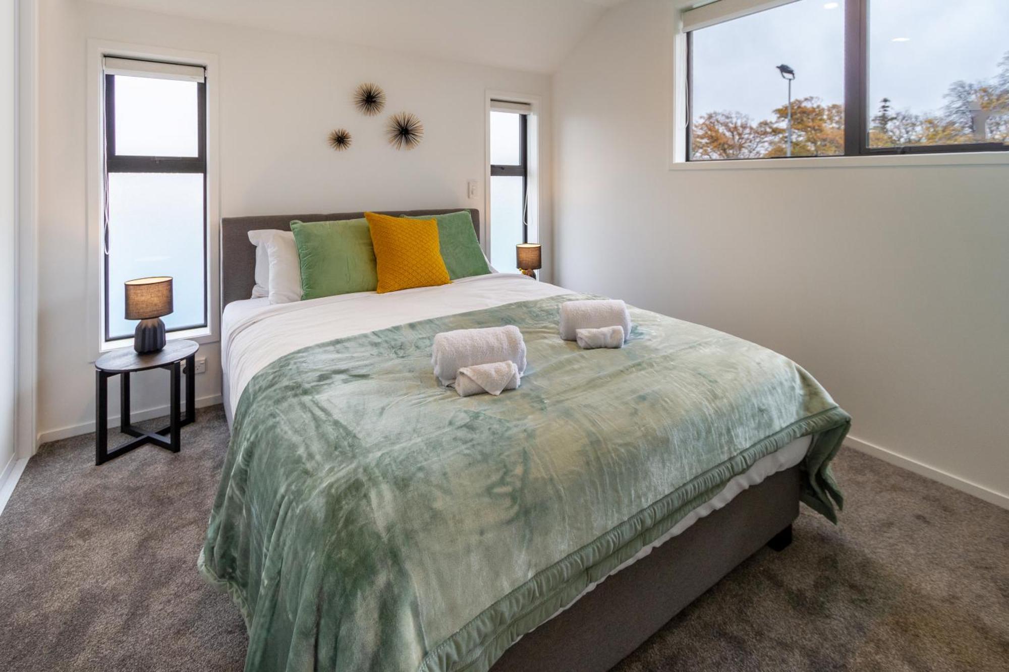 Serene Living 2 Bed With Carpark Christchurch Exterior foto